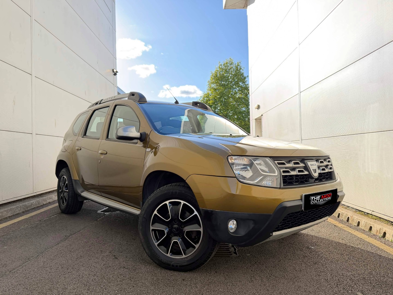 Bronze Dacia Duster compact SUV